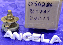 Load image into Gallery viewer, Fender '60s N.O.S. Three Position Rotary Switch For ???