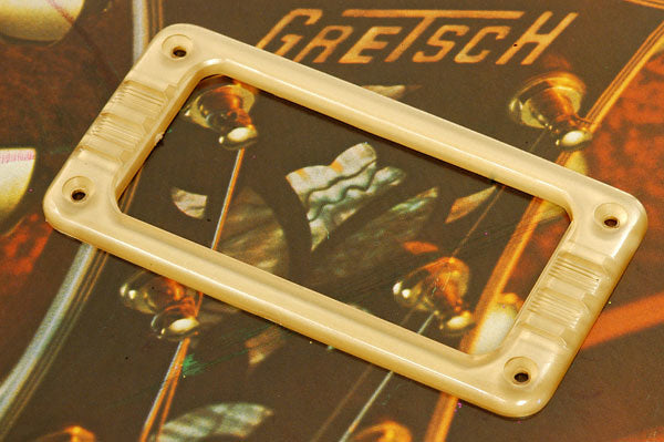 Gretsch Gold Pickup Mounting Ring/Bezel With 4 Gold Mounting Screws, 0061604000