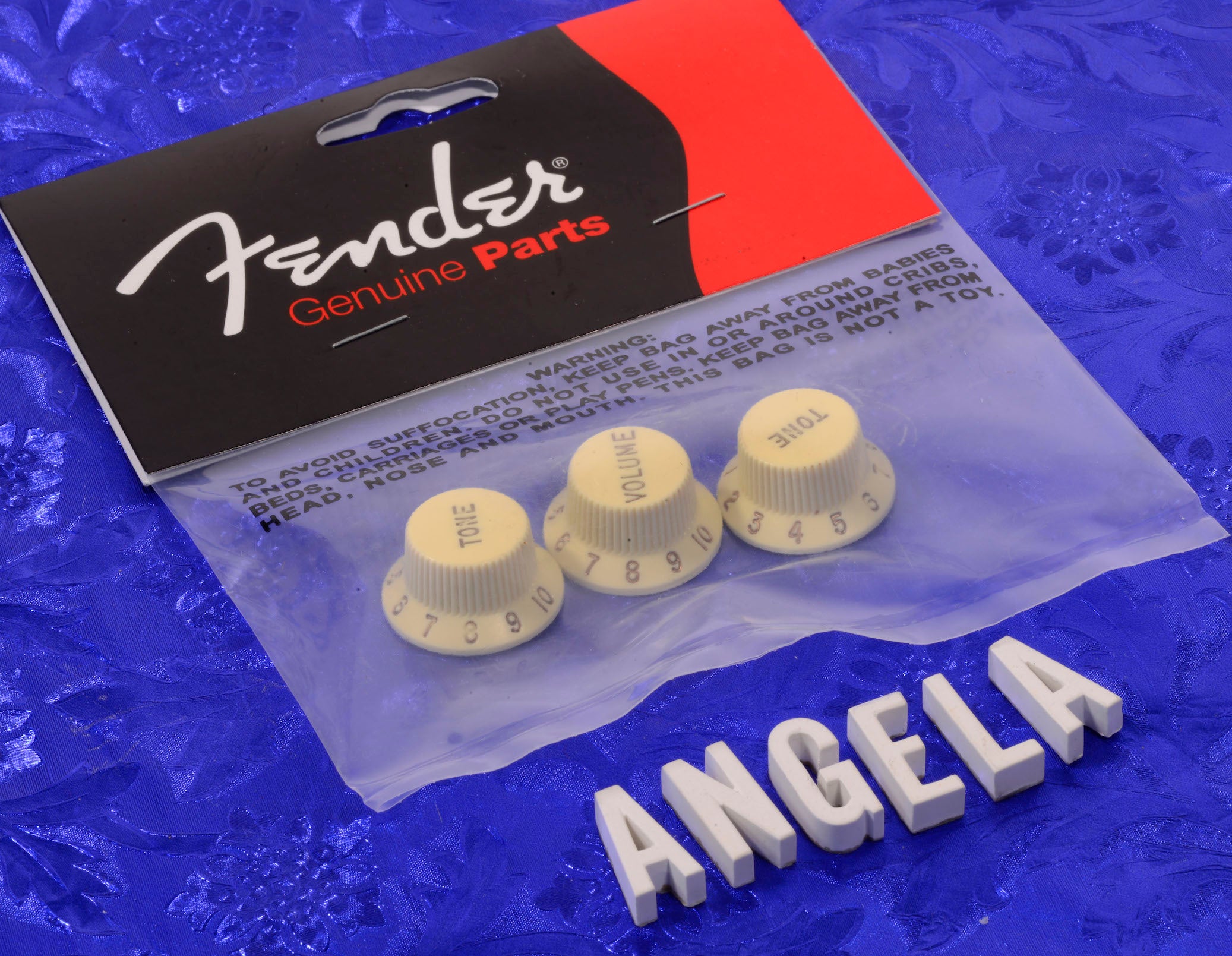 Fender Road Worn Aged Stratocaster Knobs Set Of Three, 0997209000