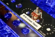 Load image into Gallery viewer, 1K Solid Shaft Linear Taper Amplifier Potentiometer For Amplifiers, Effects, Radios And More, #B1K