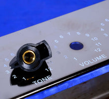 Load image into Gallery viewer, Six '50s Vintage Style Black Chicken Head Amp Knobs #11BL