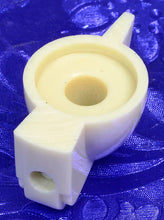 Load image into Gallery viewer, One  Fender &#39;50s Style Cream Chicken Head Amplifier Set Screw Knob  0058164000

