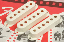 Load image into Gallery viewer, Fender ® USA Stratocaster Strat Parchment Pickup Covers x3, 0056251049
