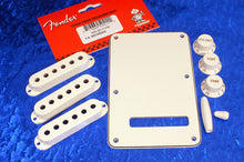 Load image into Gallery viewer, Fender Stratocaster Strat Parchment Accessory Kit, 0991395000
