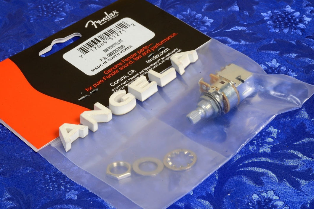 Fender 250K Split Shaft Push/Pull Pot For Stratocaster, 0992257000